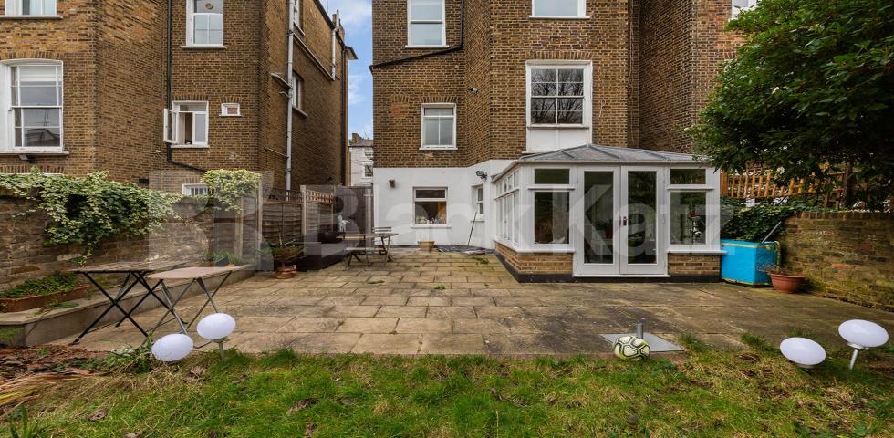 			CONVERTED HOUSE IN CAMDEN SQUARE!, 2 Bedroom, 1 bath, 1 reception Ground Floor Flat			 Cantelowes Road, CAMDEN SQUARE
